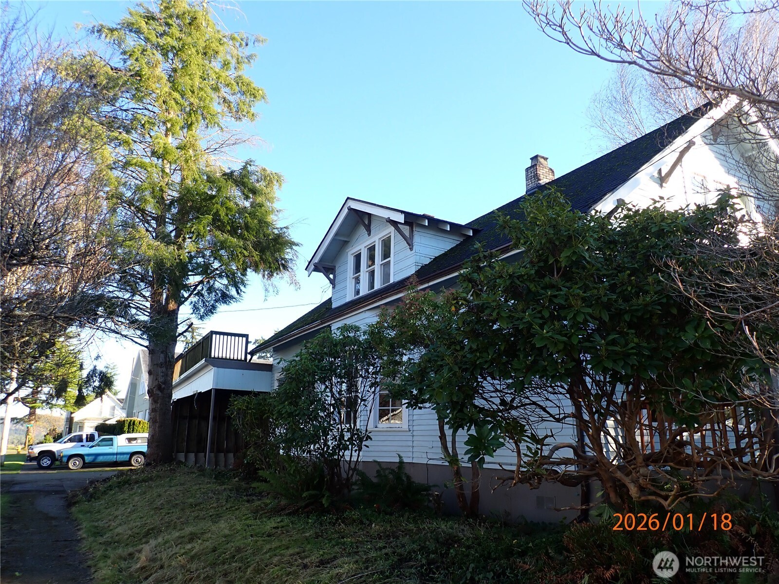 237 13th Street Raymond, WA 98577 - Photo 2 of 32