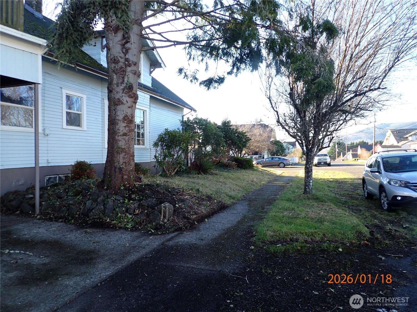 237 13th Street Raymond, WA 98577 - Photo 4 of 32