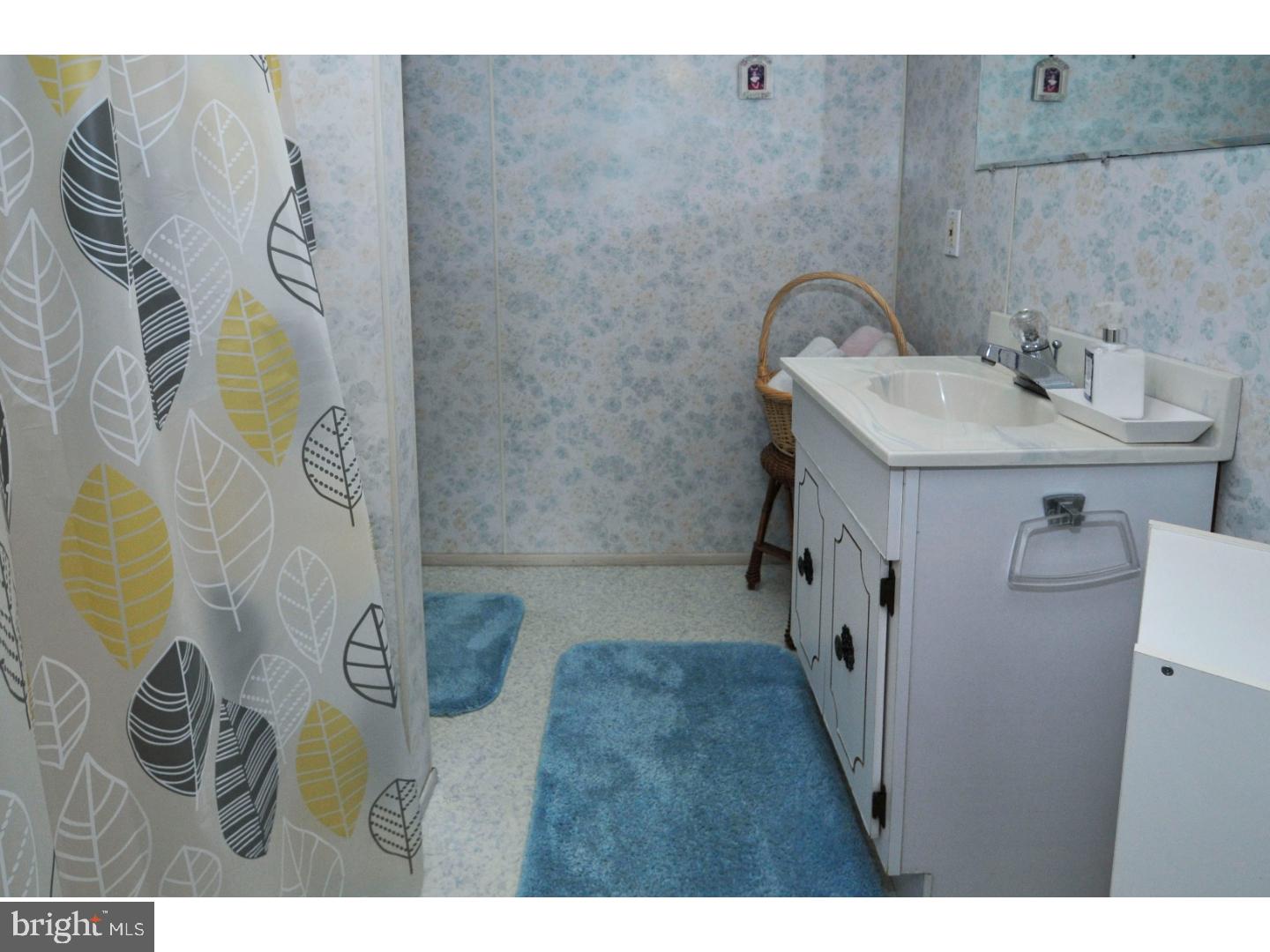7727 Verree Road Philadelphia, PA 19111 - Photo 15 of 23 Bathroom
