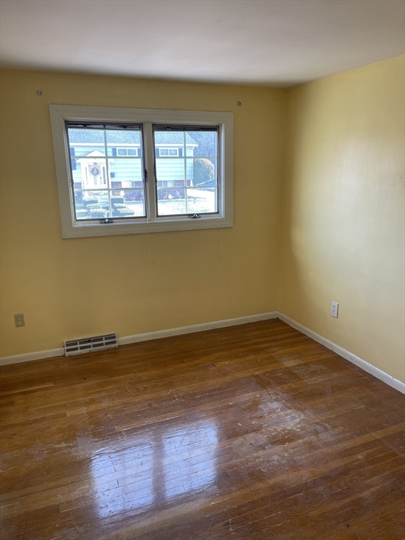 48 Elmont Road Lowell, MA 01852 - Photo 20 of 41