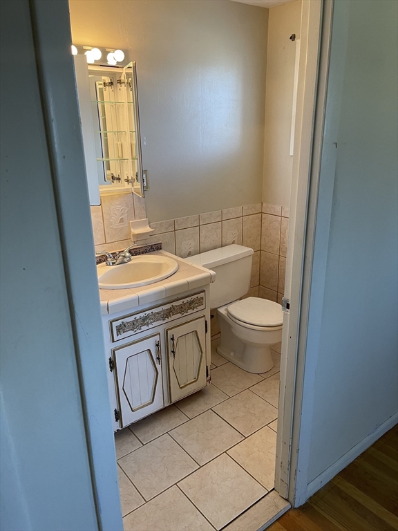 48 Elmont Road Lowell, MA 01852 - Photo 26 of 41