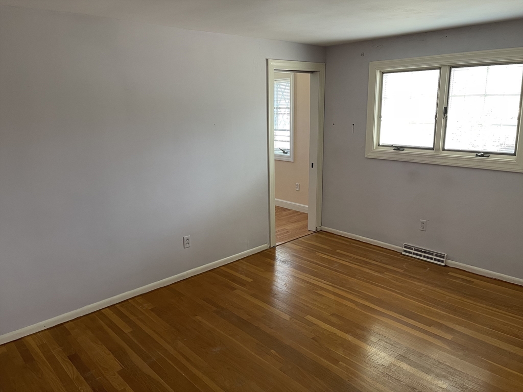 48 Elmont Road Lowell, MA 01852 - Photo 28 of 41