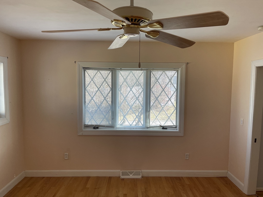 48 Elmont Road Lowell, MA 01852 - Photo 31 of 41