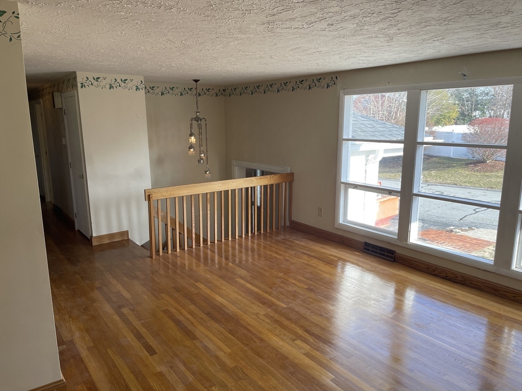 48 Elmont Road Lowell, MA 01852 - Photo 5 of 41