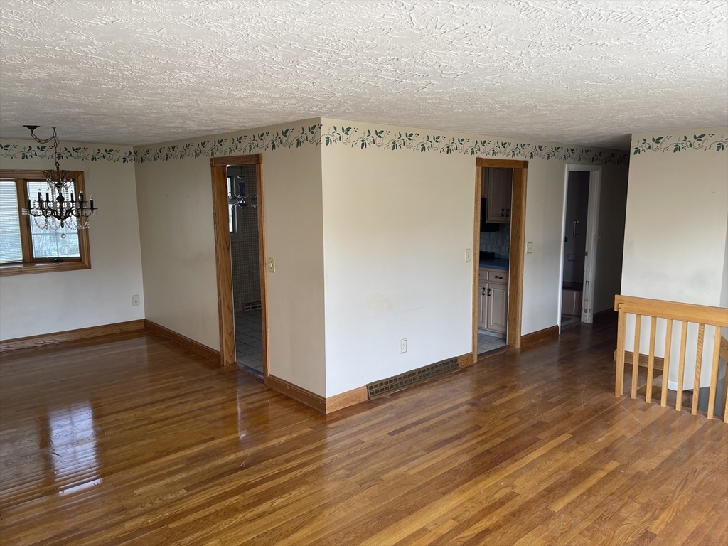 48 Elmont Road Lowell, MA 01852 - Photo 7 of 41