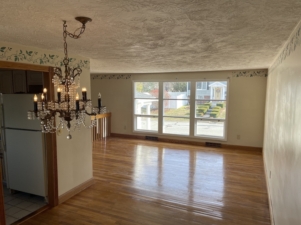 48 Elmont Road Lowell, MA 01852 - Photo 10 of 41