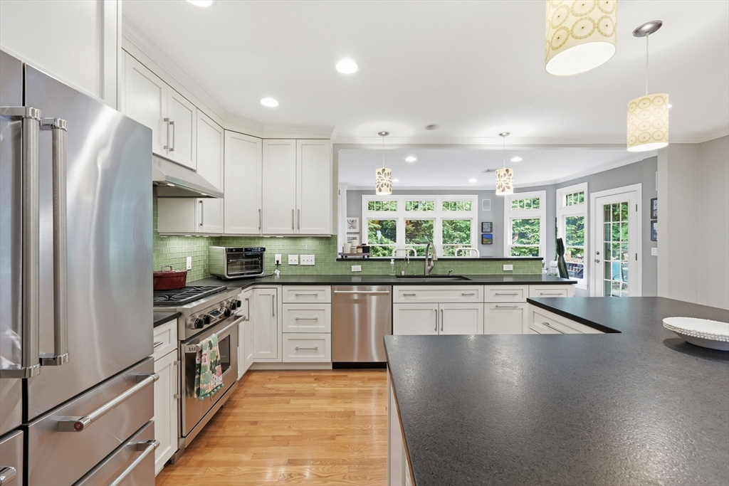 36 Upland Road Needham, MA 02492 - Photo 8 of 40