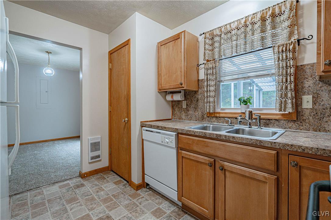 245 Henning Road Blakeslee, PA 18610 - Photo 11 of 35 Gallery Image 11