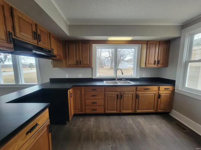 $314,900 | 355 West US Highway 6, Ligonier, IN 46767