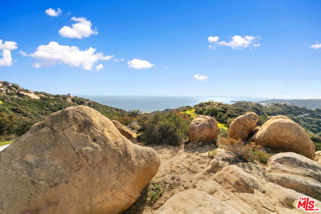 24641 Piuma Road Malibu, CA 90265 - Photo 6 of 40