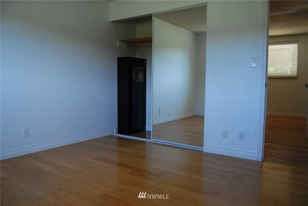 23623 Redmond-Fall City Road Northeast Redmond, WA 98053 - Photo 12 of 23 Gallery Image 12