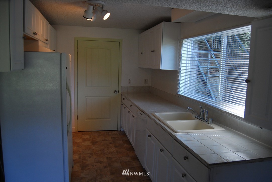 23623 Redmond-Fall City Road Northeast Redmond, WA 98053 - Photo 16 of 23 Gallery Image 16