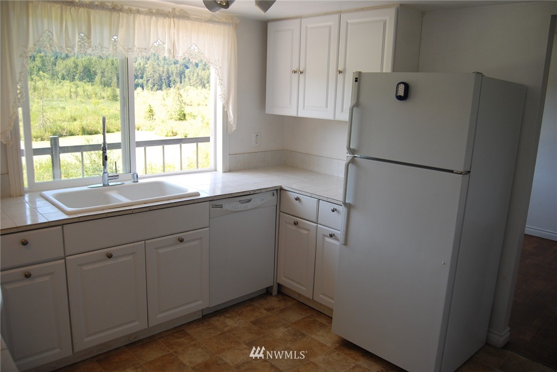 23623 Redmond-Fall City Road Northeast Redmond, WA 98053 - Photo 4 of 23 Gallery Image 4