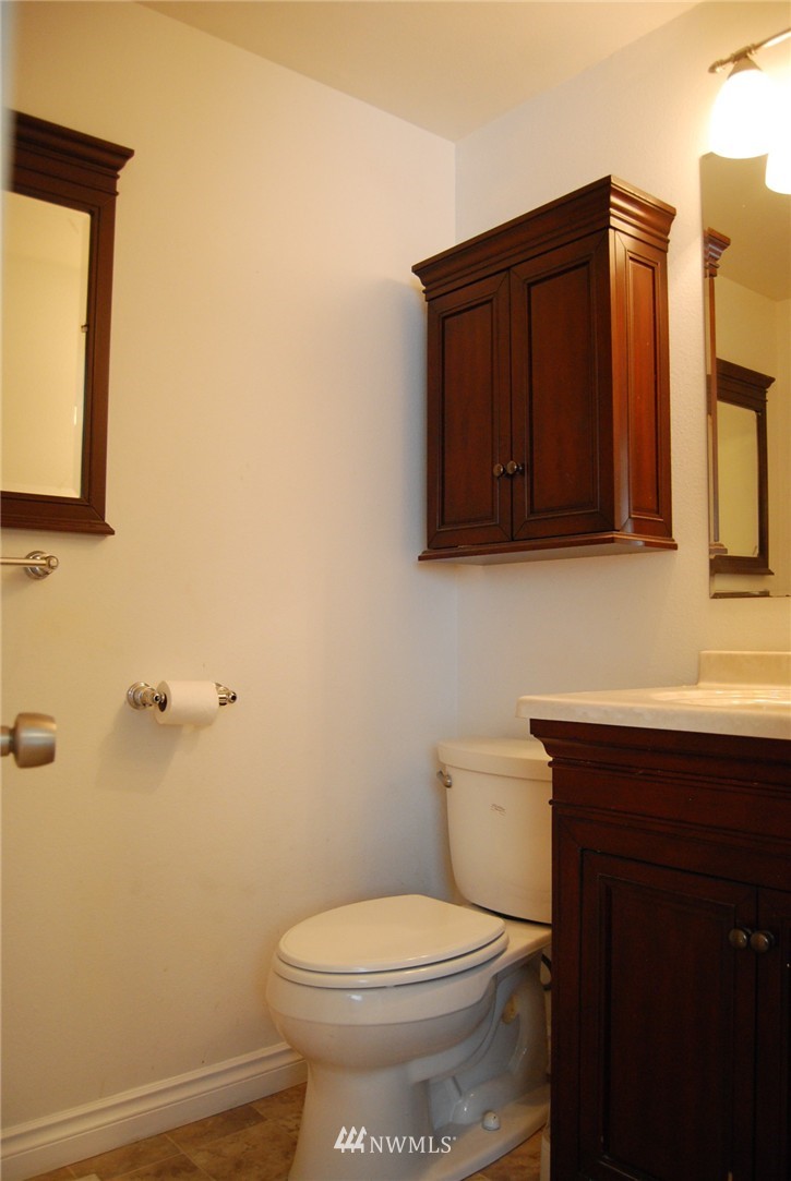 23623 Redmond-Fall City Road Northeast Redmond, WA 98053 - Photo 10 of 23 Gallery Image 10