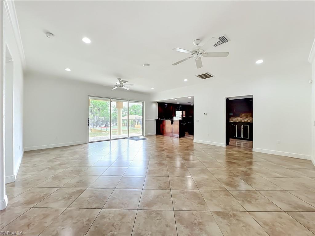4200 South Hiawassee Road Orlando, FL 32835 - Photo 10 of 47 a view of an empty room with a window