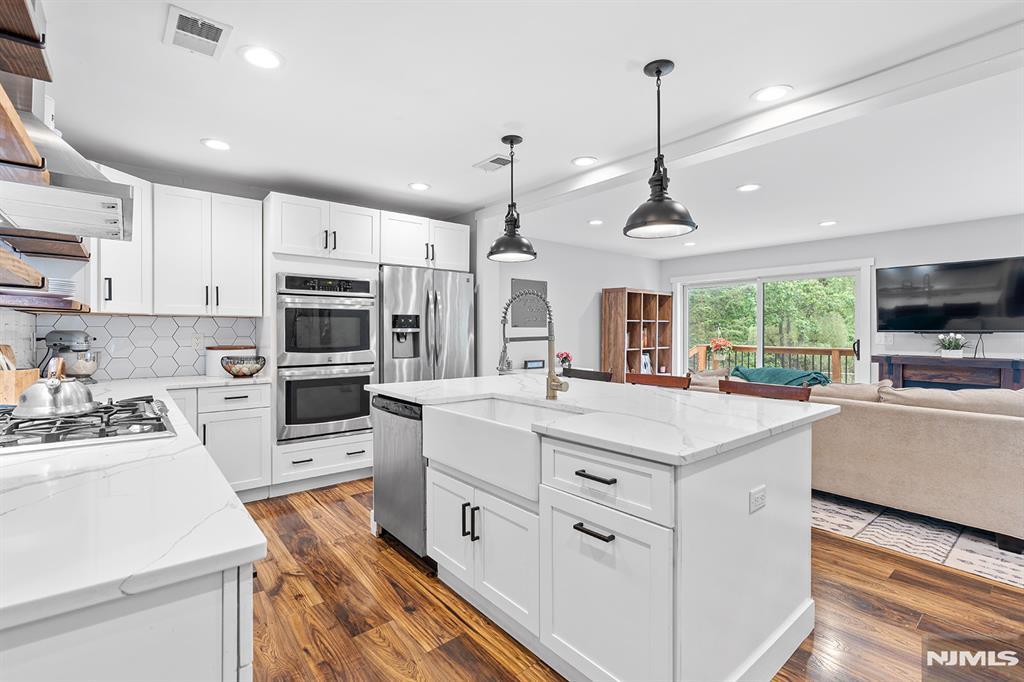 55 Cripplebush Road Old Tappan, NJ 07675 - Photo 8 of 44