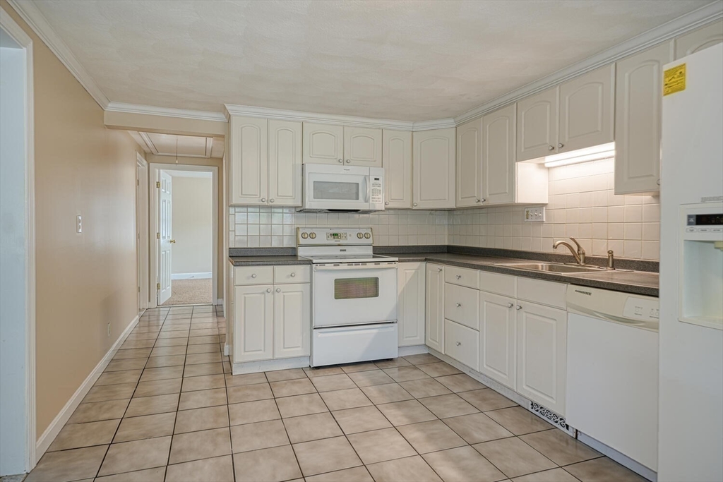 70 River Street Middleton, MA 01949 - Photo 5 of 21