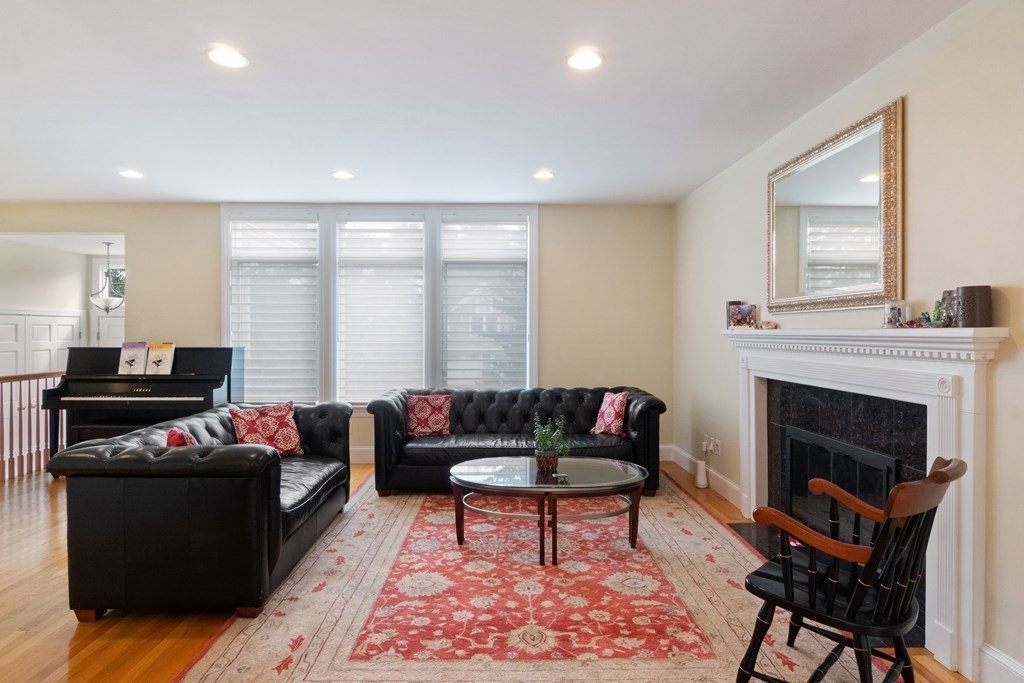 330 Hartman Road Newton, MA 02459 - Photo 4 of 35