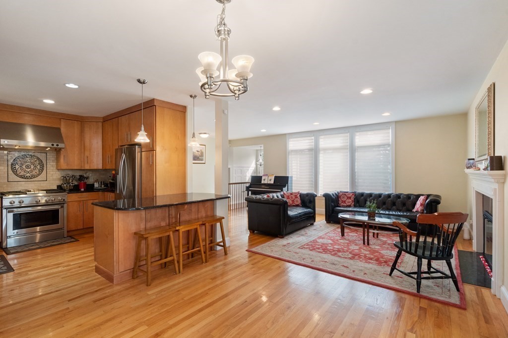 330 Hartman Road Newton, MA 02459 - Photo 5 of 35