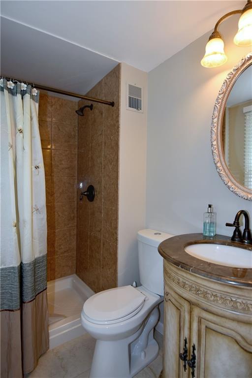 315 Ritter Road South Sewickley, PA 15143 - Photo 16 of 25 The master bedroom has its own private bathroom.