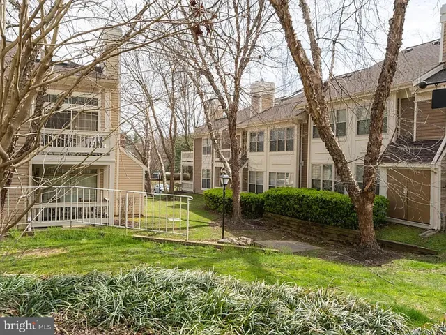 $2,000 | 10802 Antigua Terrace, Rockville, MD 20852