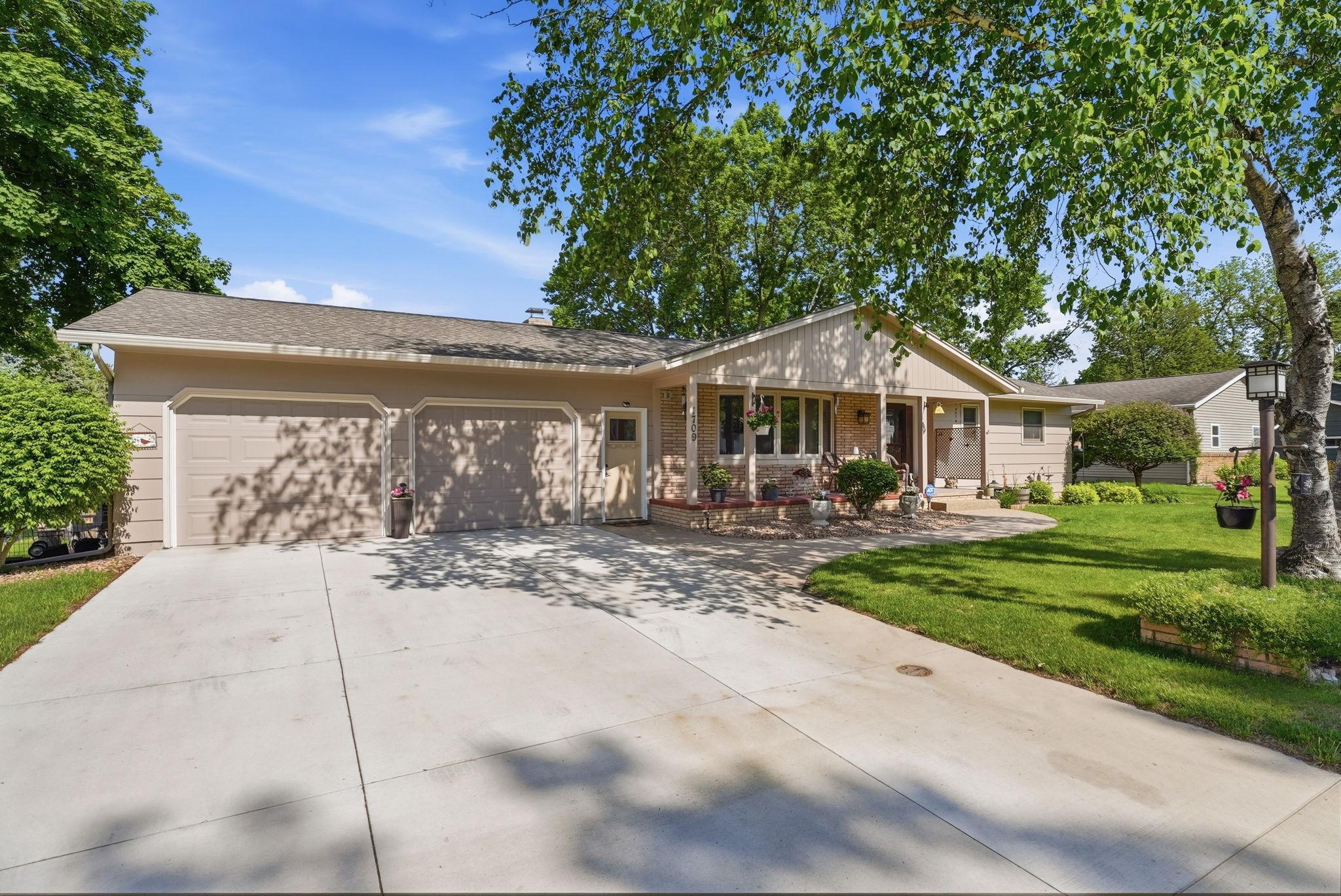 1709 6th Street Southwest Willmar, MN 56201 - Photo 4 of 43