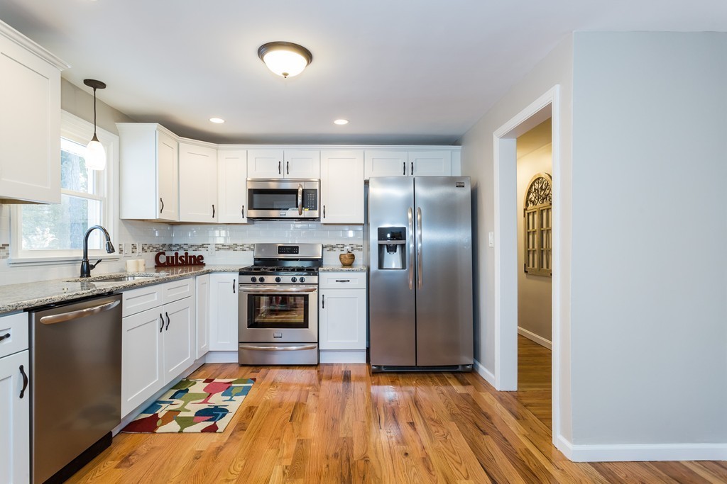 37 Lynebrook Road Springfield, MA 01118 - Photo 1 of 25 Gallery Image 1