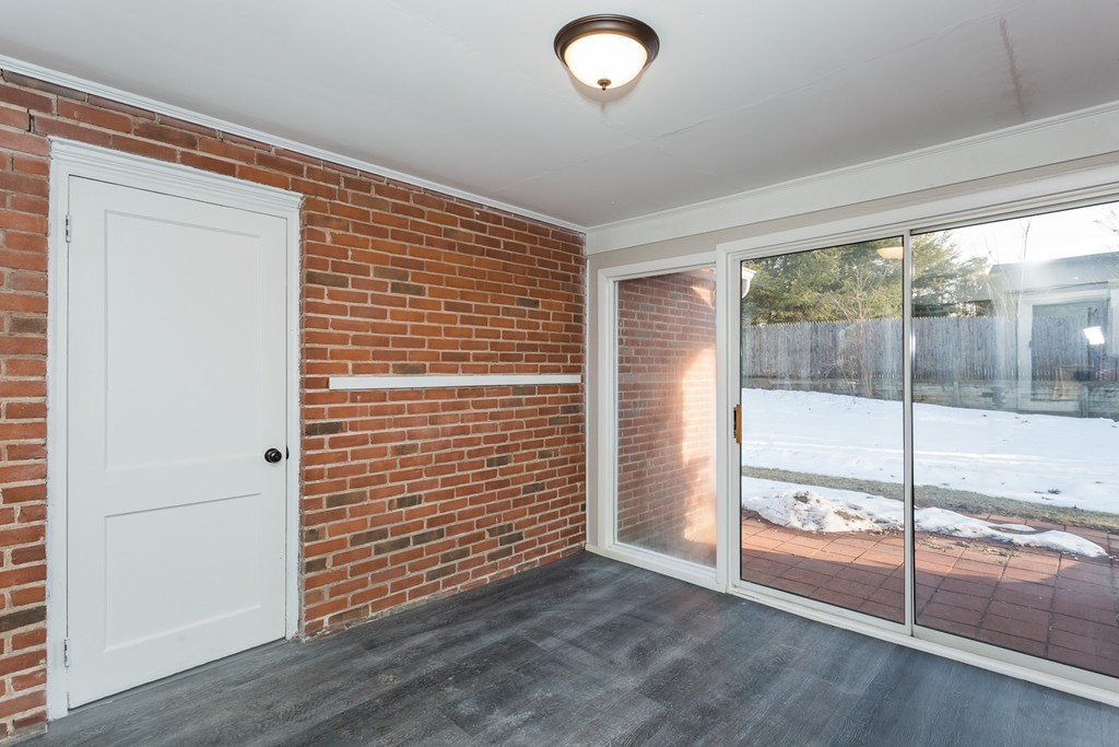 37 Lynebrook Road Springfield, MA 01118 - Photo 11 of 25 Gallery Image 11