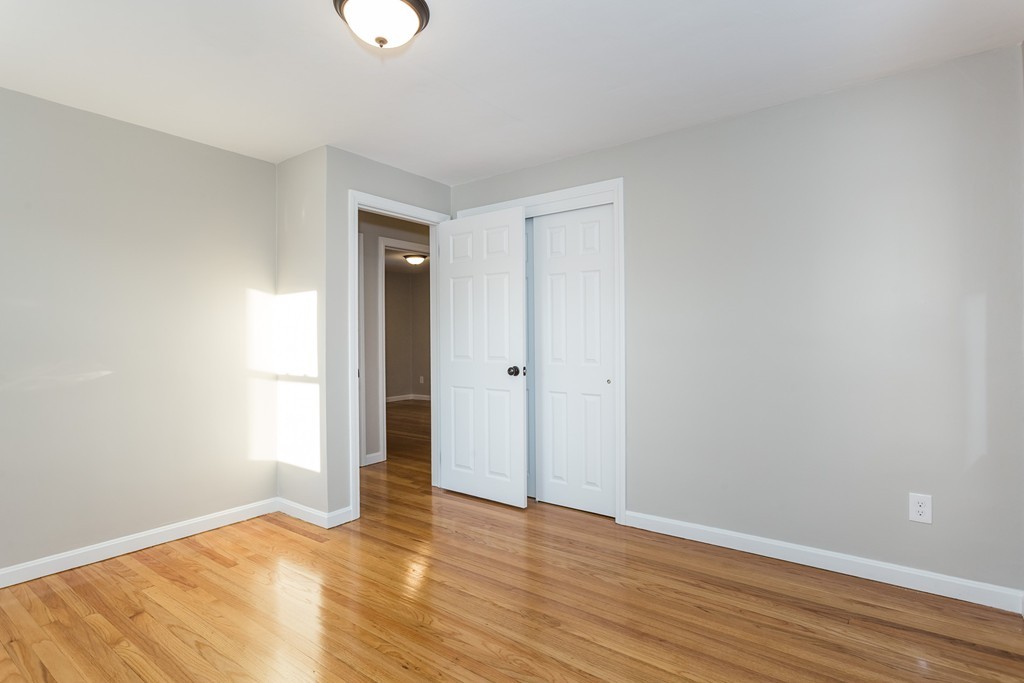 37 Lynebrook Road Springfield, MA 01118 - Photo 17 of 25 Gallery Image 17