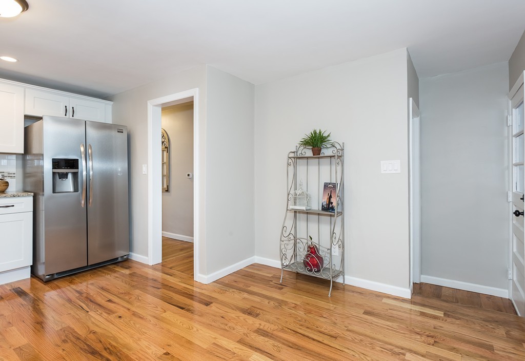 37 Lynebrook Road Springfield, MA 01118 - Photo 4 of 25 Gallery Image 4
