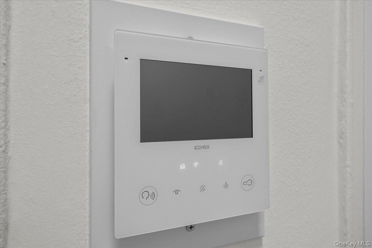 3635 Johnson Avenue, Unit 4M Bronx, NY 10463 - Photo 8 of 21 a view of door