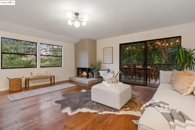 $1,698,000 | 151 La Espiral, Orinda, CA 94563