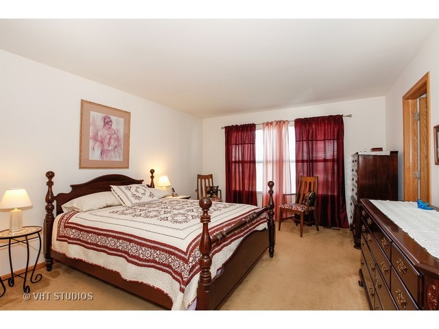 1967 Brimstone Road Romeoville, IL 60446 - Photo 5 of 17