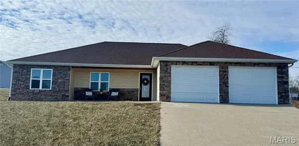 $269,900 | 108 Whipporwill Lane, Hannibal, MO 63401