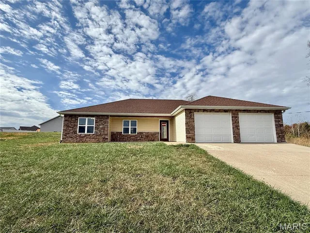 $295,000 | 108 Whipporwill Lane, Hannibal, MO 63401