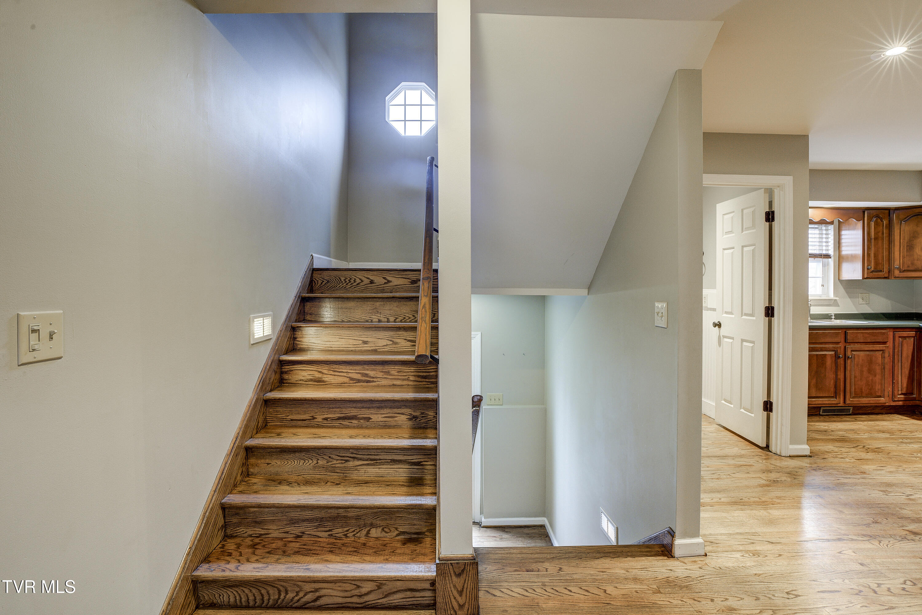 204 East Mountain View Road, Unit 40 Johnson City, TN 37601 - Photo 11 of 38 EastMtnView-40--17