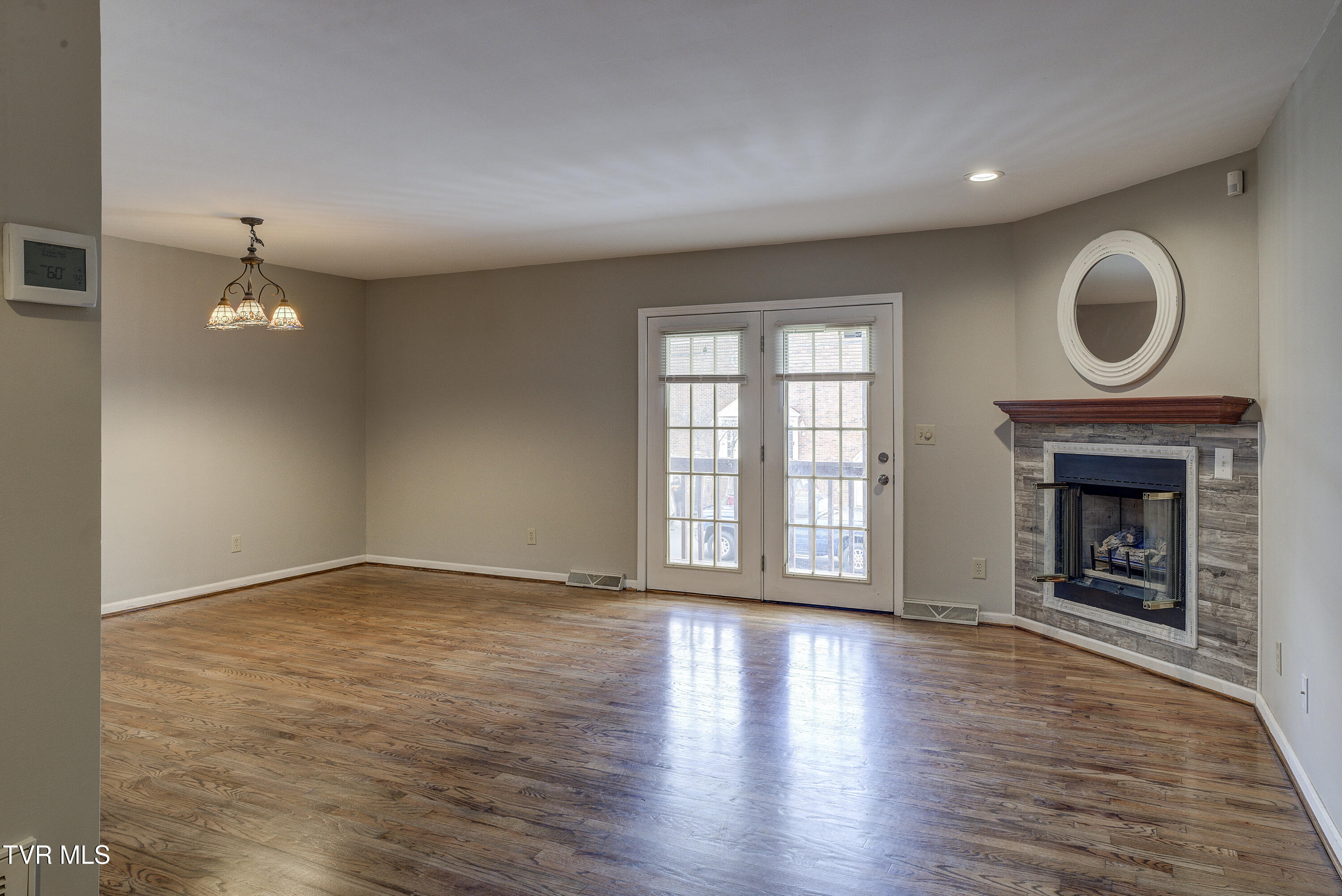204 East Mountain View Road, Unit 40 Johnson City, TN 37601 - Photo 7 of 38 EastMtnView-40--5
