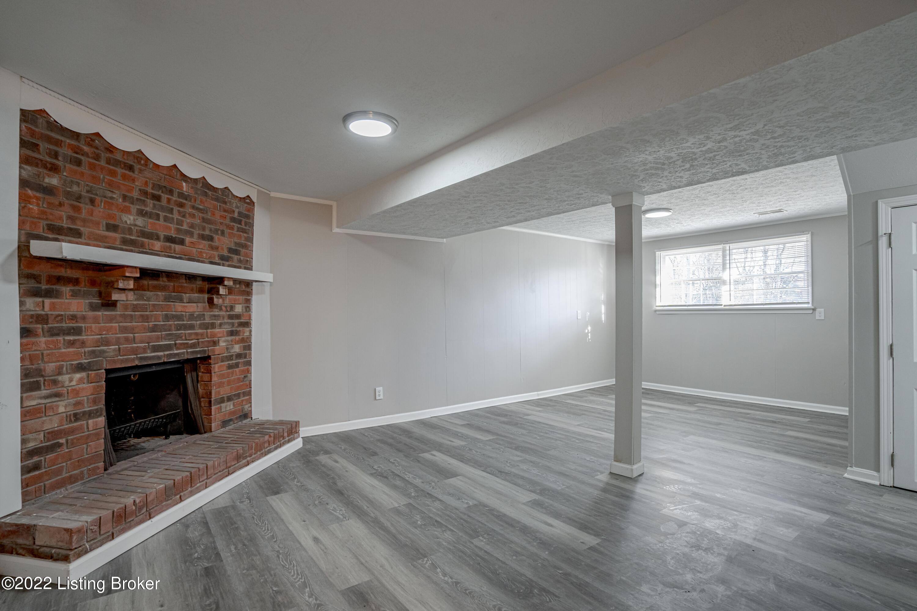 272 Topfield Road Louisville, KY 40229 - Photo 32 of 52 DSC01403