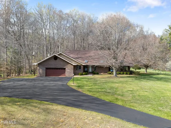 $489,900 | 29525 Smyth Chapel Road, Meadowview, VA 24361