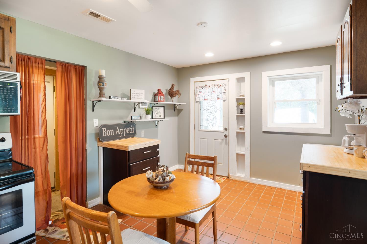 1289 Old Oxford Road Hamilton, OH 45013 - Photo 4 of 26