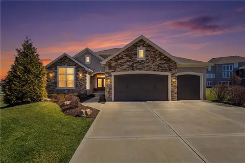 $975,000 | 10702 West 171st Street, Overland Park, KS 66221