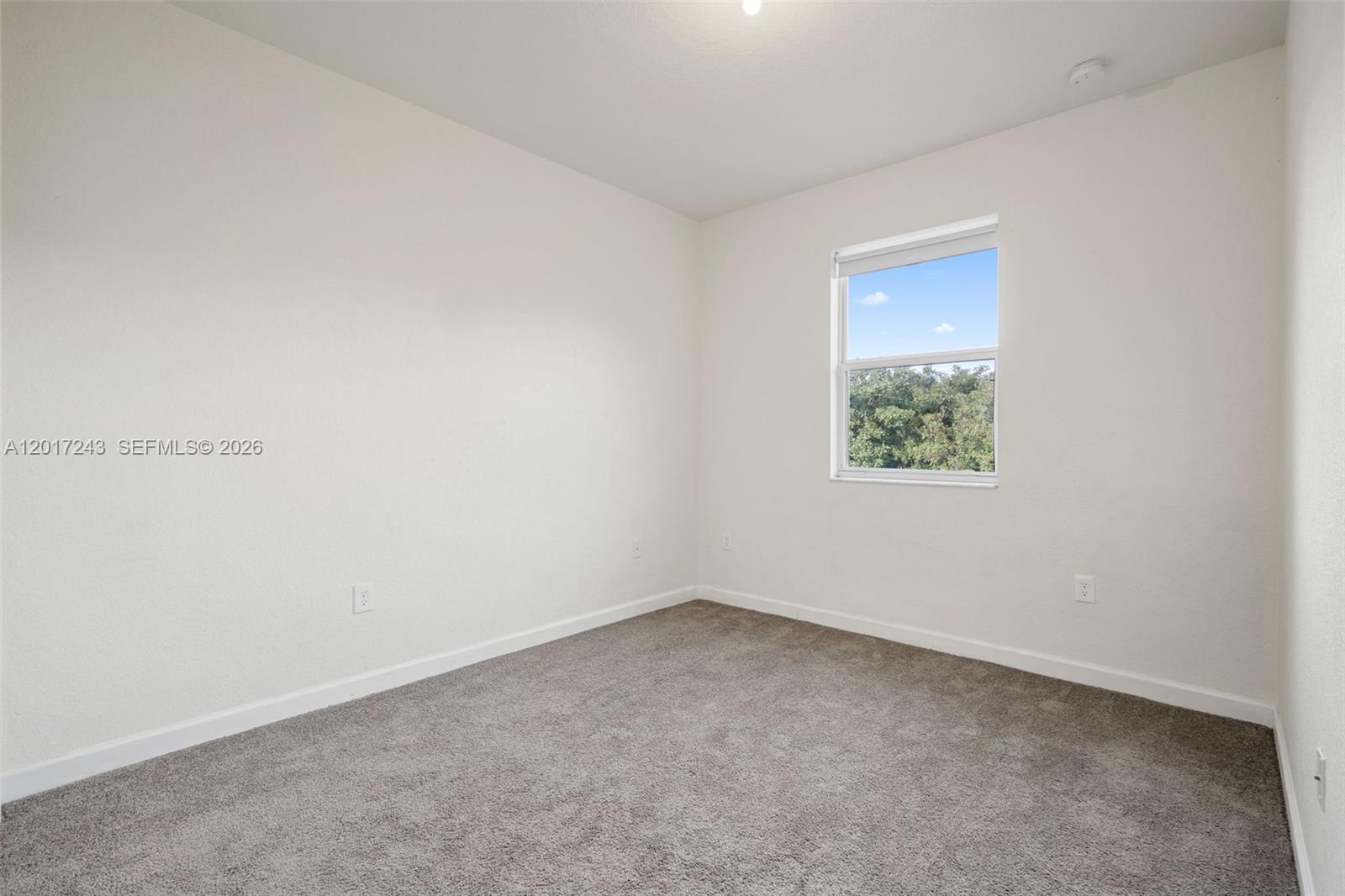 9243 Southwest 170th Avenue Miami, FL 33196 - Photo 20 of 36