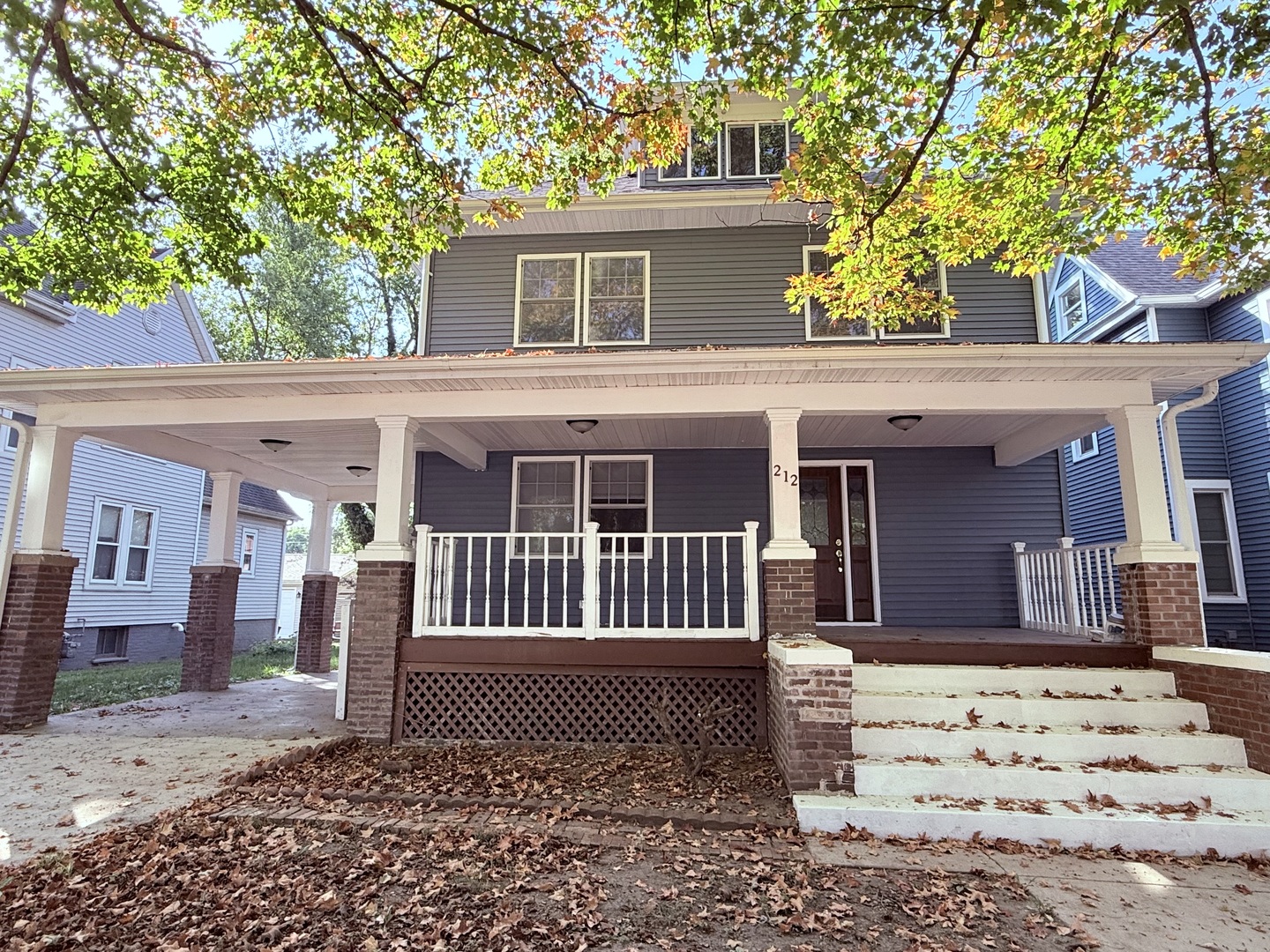 212 East Jefferson Street Clinton, IL 61727 - Photo 1 of 25