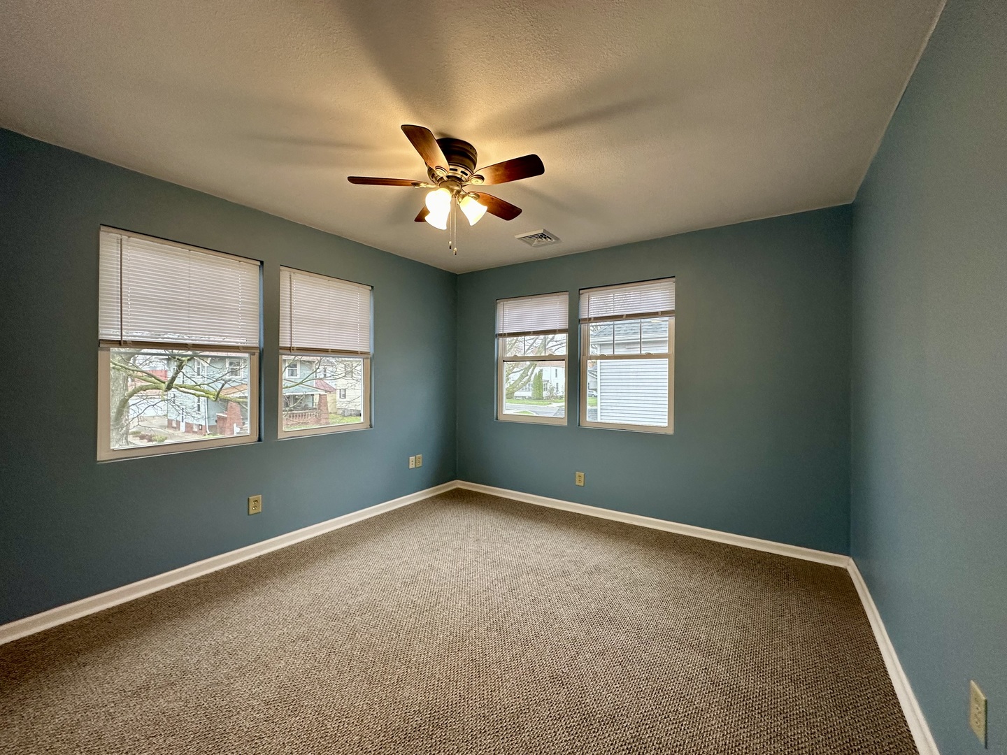 212 East Jefferson Street Clinton, IL 61727 - Photo 14 of 25