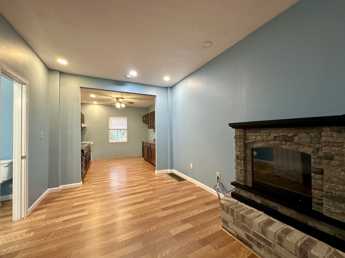 212 East Jefferson Street Clinton, IL 61727 - Photo 5 of 25