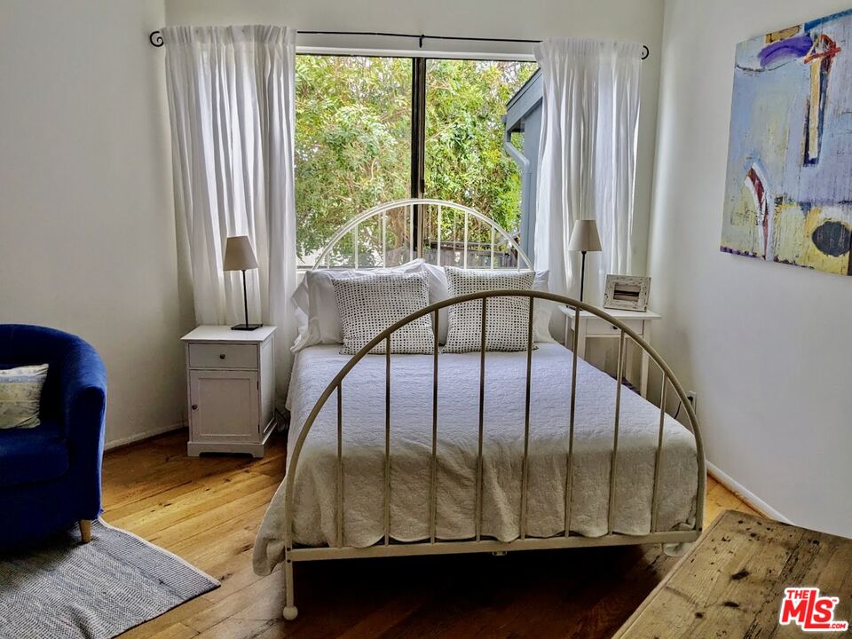 31533 Victoria Point Road Malibu, CA 90265 - Photo 11 of 16