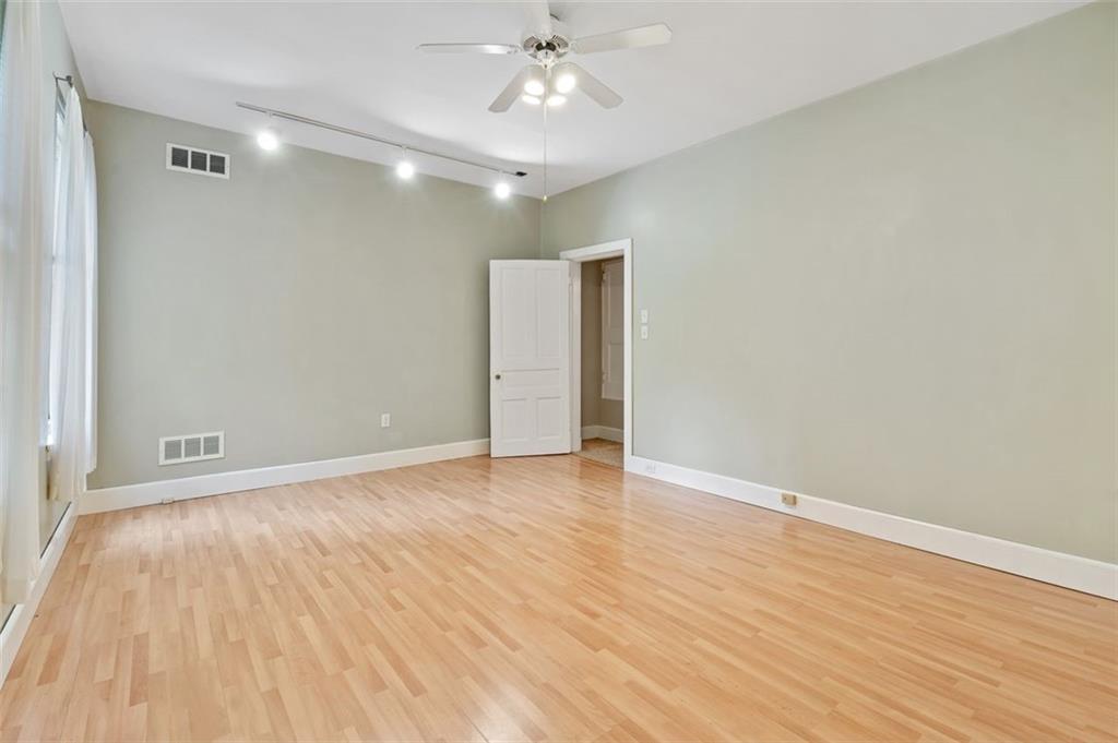 5732 Howe Street Pittsburgh, PA 15232 - Photo 17 of 25 Gallery Image 17