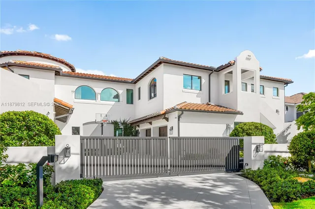 $9,990,000 | 2300 Northeast 34th Court, Lighthouse Point, FL 33064