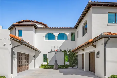 $9,990,000 | 2300 Northeast 34th Court, Lighthouse Point, FL 33064