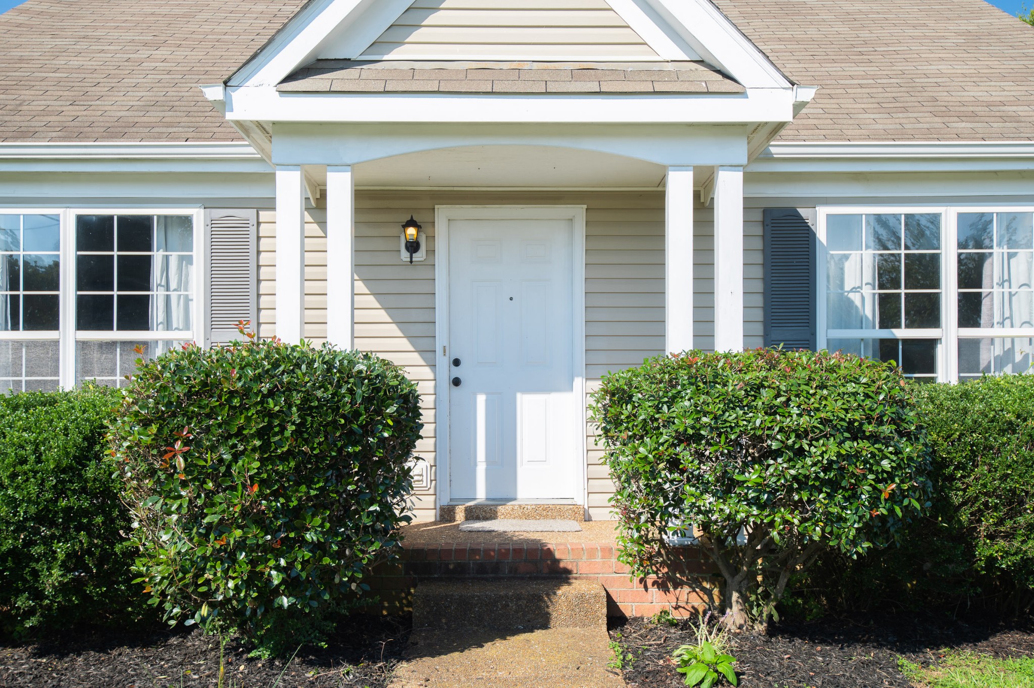 2849 Cochran Trace Drive Spring Hill, TN 37174 - Photo 3 of 27 front view of a house